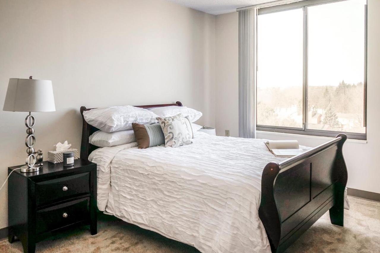 Short Term Rentals At The Park At Trowbridge Senior Community Southfield Exterior photo