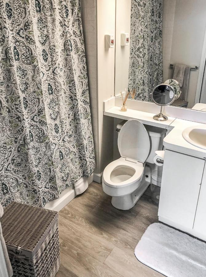 Short Term Rentals At The Park At Trowbridge Senior Community Southfield Exterior photo