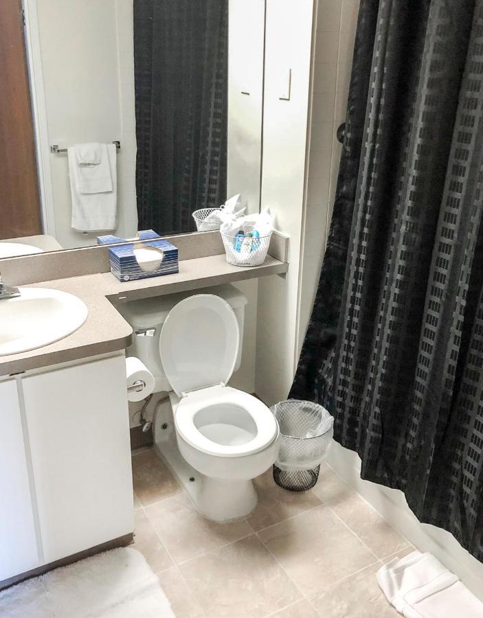Short Term Rentals At The Park At Trowbridge Senior Community Southfield Exterior photo